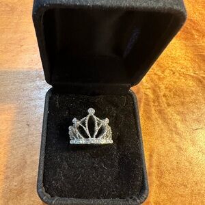Elegant Silver Crown Ring